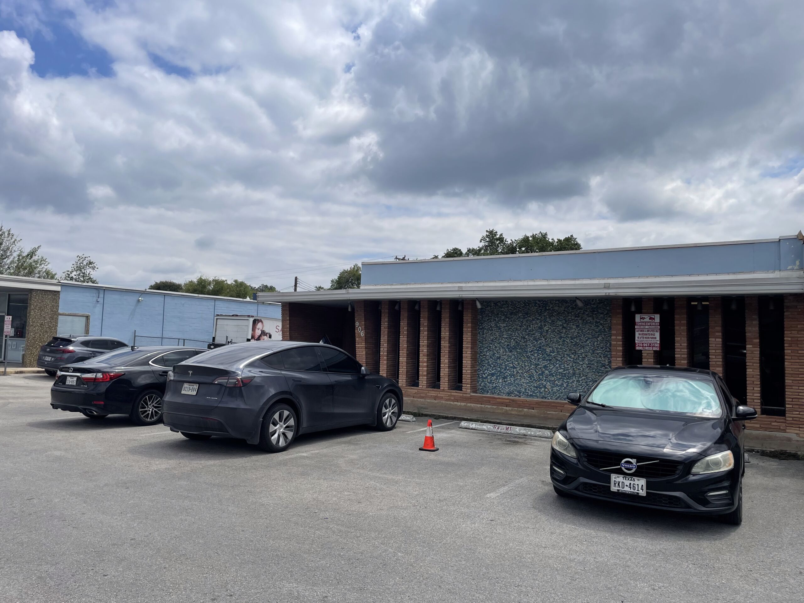 Obsido Commercial arranges lease of 6,245 SF Office/Retail spaces